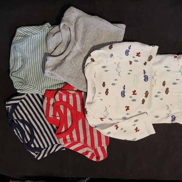 0-3M 5 - Long Sleeve Onsies - Picture 1 of 4